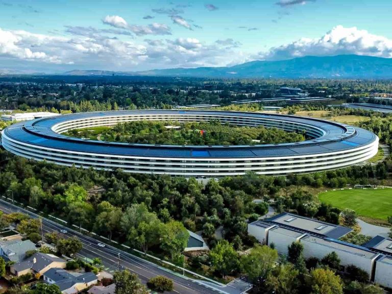 From the White House to Silicon Valley: a new balance