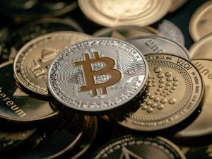 Bitcoin regains digital market leadership